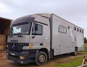 Camion mercedes 5-6 places chevaux