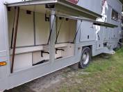 Camion mercedes 5-6 places chevaux