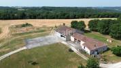Très jolie propriété en pierre touristique et agricole