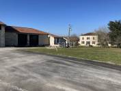 Très jolie propriété en pierre touristique et agricole