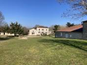 Très jolie propriété en pierre touristique et agricole