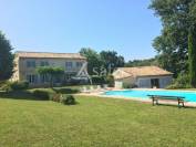 Demeures de CHARME avec ETANG + 50 hectares de terres agricoles