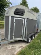 Van à vendre 2 chevaux + sellerie 