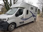Camion Rucel 2 chevaux 5 places cabine 