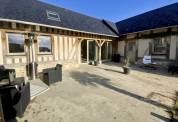 RAVISSANTE MAISON DE PLAIN-PIED RÉNOVÉE AVEC JARDIN