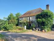 Propriété bâtie typique du Sud Corrèze en Limite du Lot