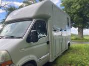 A vendre camionnette transport chevaux 