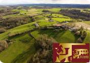 Propriété équestre avec Gîtes possibles 17 Hectares