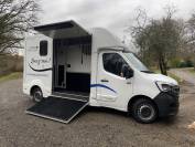 Kleine paardenvrachtwagen (B rijbewijs) Renault Master 2022 Tweedehands