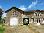 Château du XIXème siècle en Vendée avec 56.5 hectares, dépe