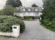 Maison avec une partie équestre 