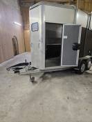 VAN IFOR WILLIAMS 2 PLACES HB505