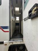 Camion theault 9 places stalle 
