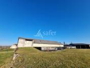 Corps de ferme sur 14 ha au calme et proche A20.