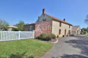 Maison d'habitation avec 2 gîtes équestres sur env. 6ha