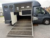 Camion pour chevaux Peugeot 