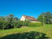 Propriété quercynoise avec sa grange sur 5 ha