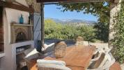 Belle villa avec vue panoramique et aménagements équestres