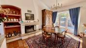 Belle villa avec vue panoramique et aménagements équestres