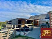 Propriété équestre, Maison 130 M2, 2 hectares, boxes et carrières.