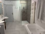 Propriété 184m2 sur 3,5 HA,piscine, dépendances 