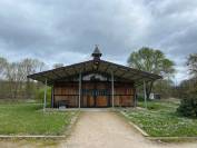 À LOUER : Barn 6 boxes entre Paris et Rouen 