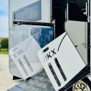 Camion chevaux 6 places home car 6 pers pop out 