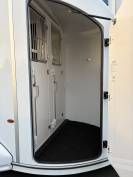VAN 2 PLACES STALLES BARBOT CENTAURE 4000