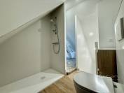 CHARMANTE MAISON DE VILLE RÉNOVÉE DANS UN VILLAGE DYNAMIQUE