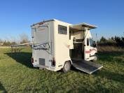 VEND Camion VL 2 chevaux avec 5 places cabine