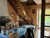 Ferme avec grange et b&acirc;timents - 8 ha