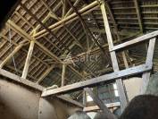 Ferme avec grange et b&acirc;timents - Terrains de 8 &agrave; 24 hectares