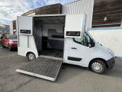 Camion chevaux Renault stalle carrosserie AP PETIT 