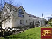 Maisons 7 pi&egrave;ce(s) 220 m2 g&icirc;tes 8 hectares.