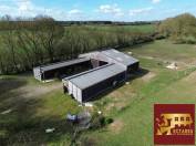 Maisons 7 pi&egrave;ce(s) 220 m2 g&icirc;tes 8 hectares.