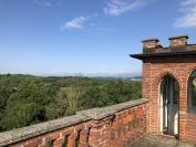 Propriet&agrave; con strutture per attivit&agrave; equestri