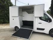 Camion chevaux renault master 35 000 kms