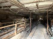 grange en pierres avec 12ha de pr&eacute;s attenant