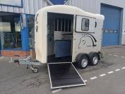 van 2 places avec pont avant