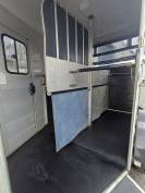 van 2 places avec pont avant