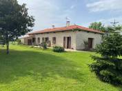 Belle propri&eacute;t&eacute; avec boxs pour 4 chevaux 