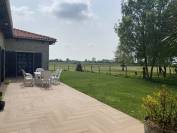 Belle propri&eacute;t&eacute; avec boxs pour 4 chevaux 