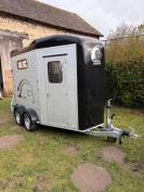 Van 2 Places Cheval Libert&eacute; Touring