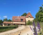 Belle propri&eacute;t&eacute; b&acirc;tie enti&egrave;rement r&eacute;nov&eacute;e sur 26ha avec ma