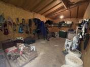 Propri&eacute;t&eacute; sur 3,3Ha avec 8 boxs et habitation 