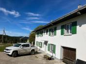 Appartement/maison avec &eacute;curie et p&acirc;turages 