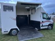 Camion VL 2 chevaux 5 places