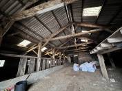 Ferme au milieu de 6 hectares 