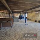 PROPRIETE EQUESTRE AVEC UNE BELLE MAISON CONTEMPORAINE 