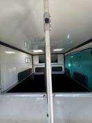 Camion Renault Master VL pour chevaux 